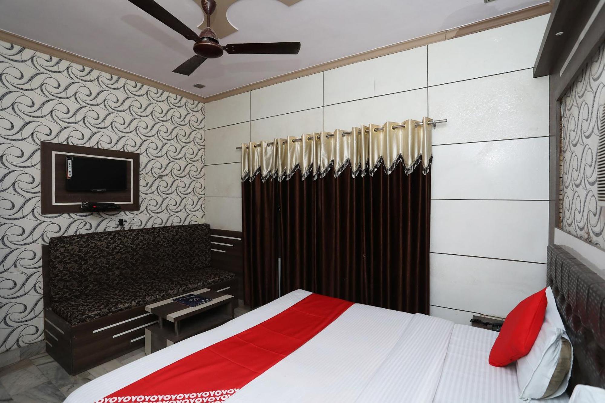 Hotel O Vanshika Агра Екстериор снимка